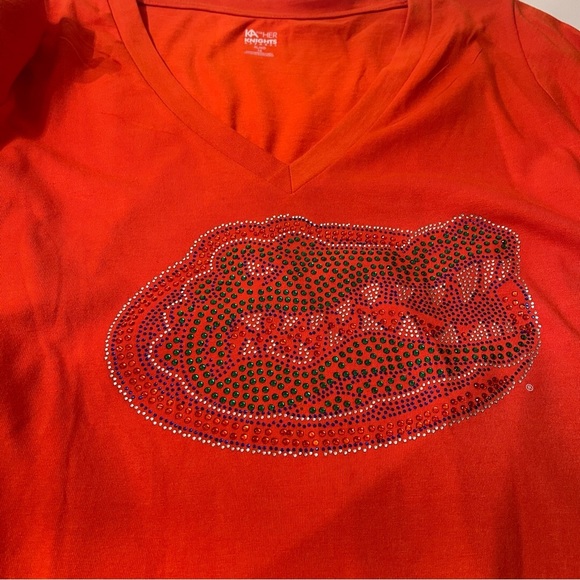 Gator Sparkly Orange V-Neck Short Sleeve Top Size XL NWOT - Picture 4 of 6